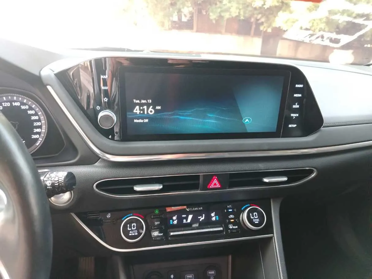 Car image 23