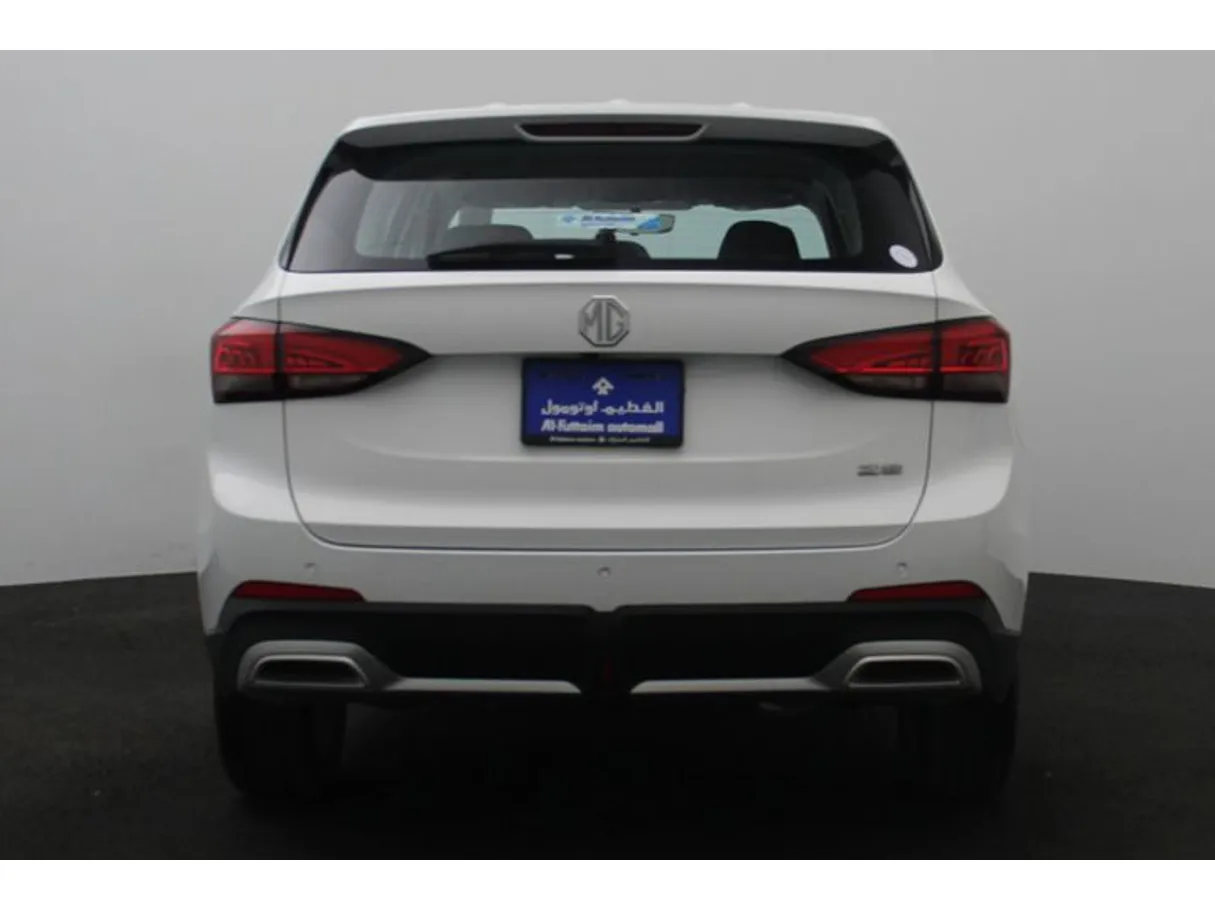 Car image 12