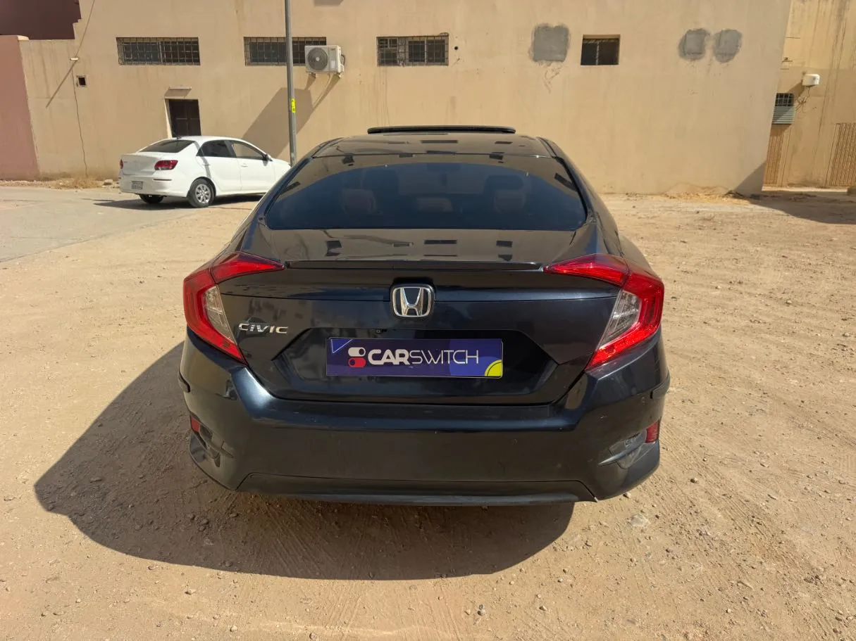 Car image 6
