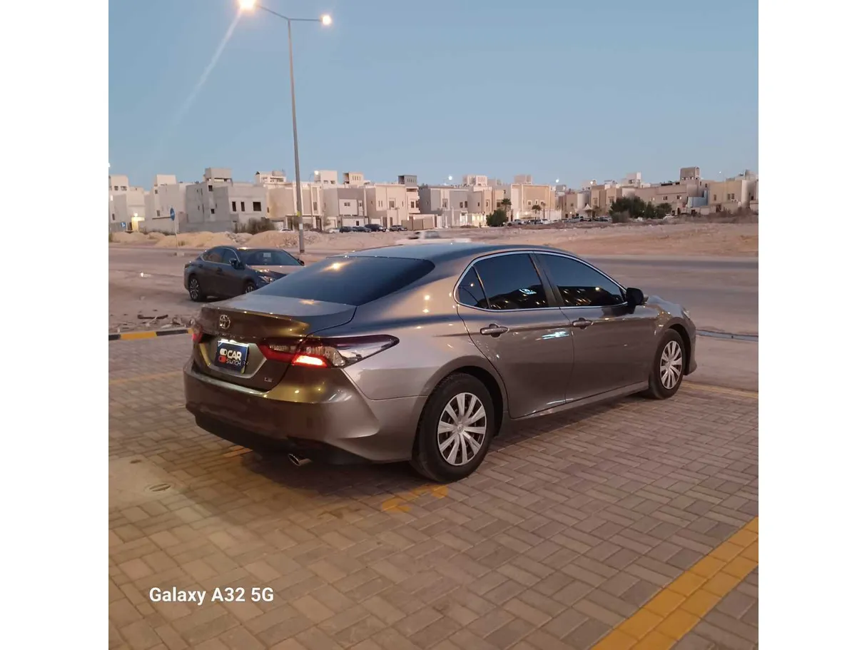 Car image 30