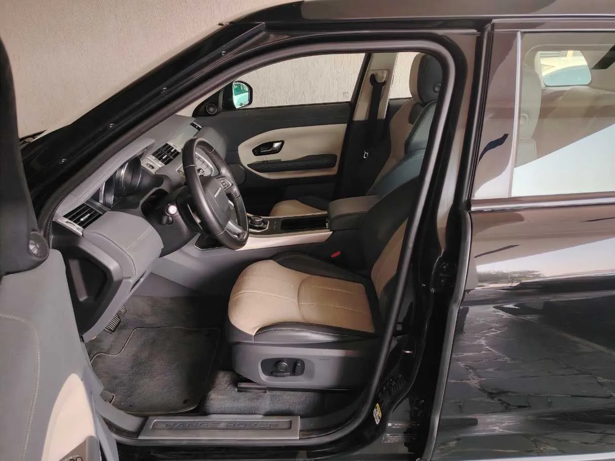Car image 13