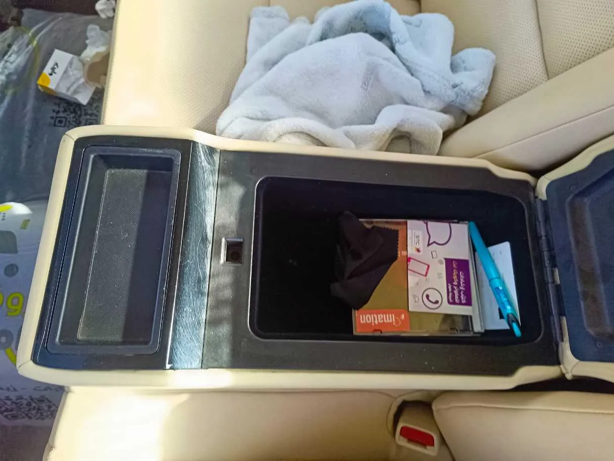 Car image 37