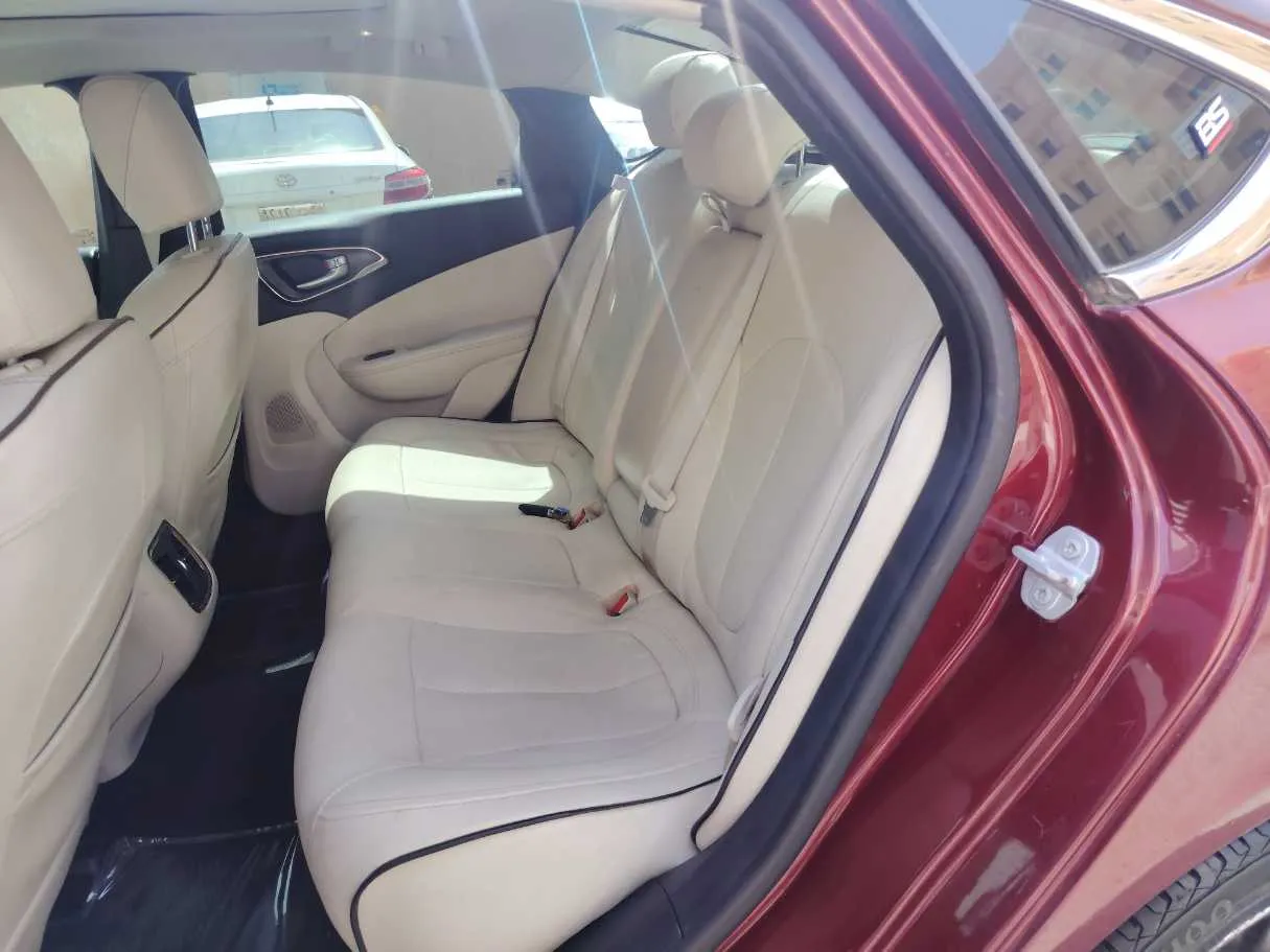 Car image 16