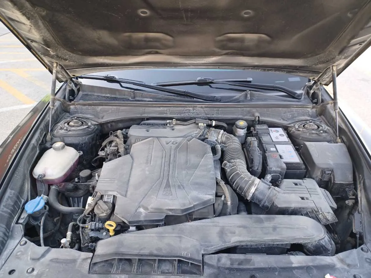 Car image 24
