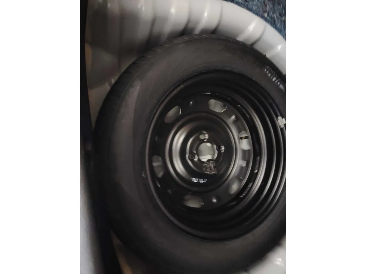 Car image 33