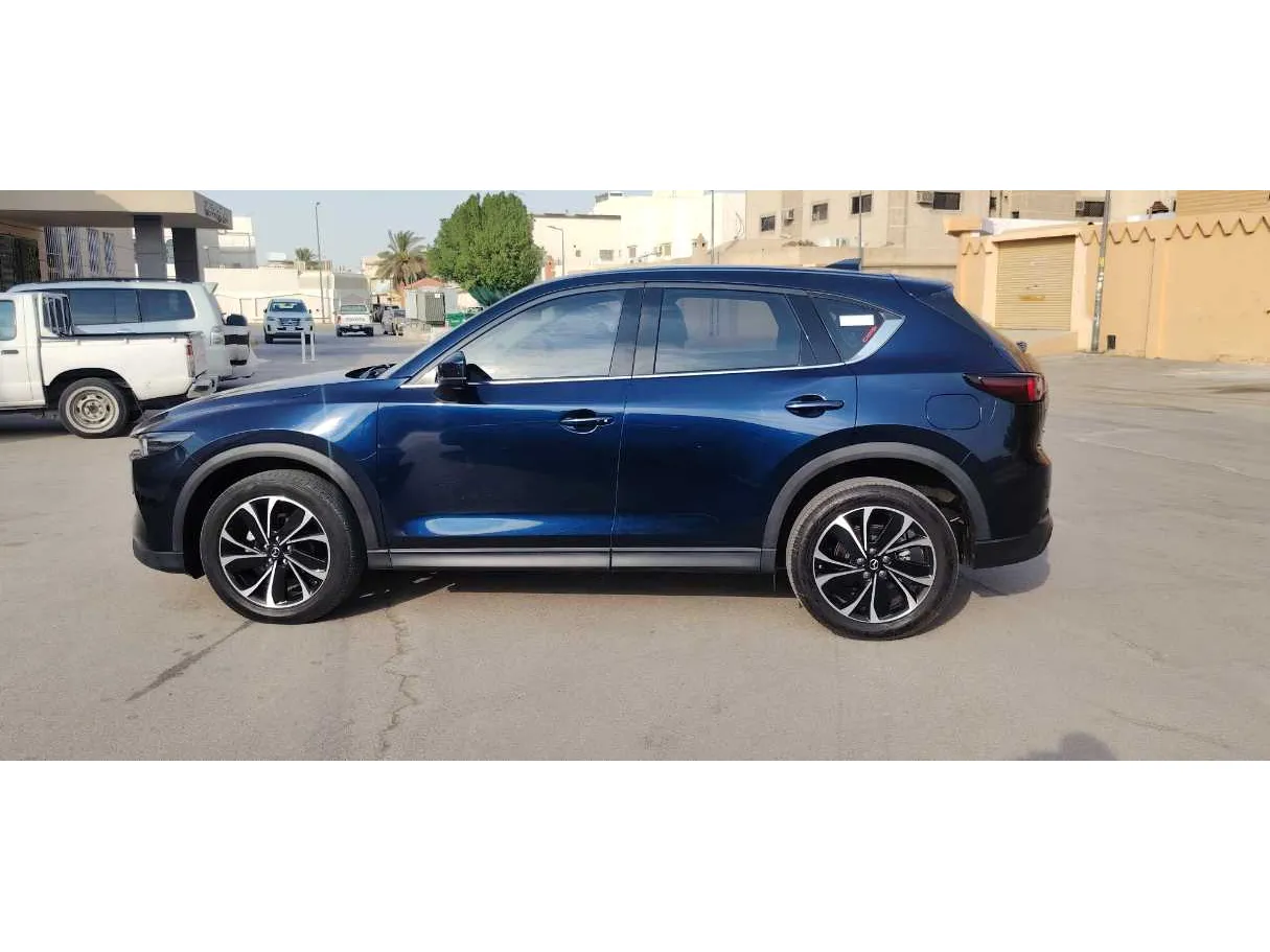 Car image 8