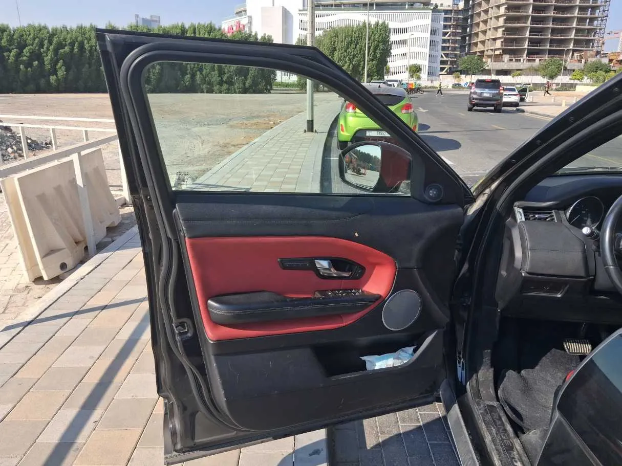 Car image 10