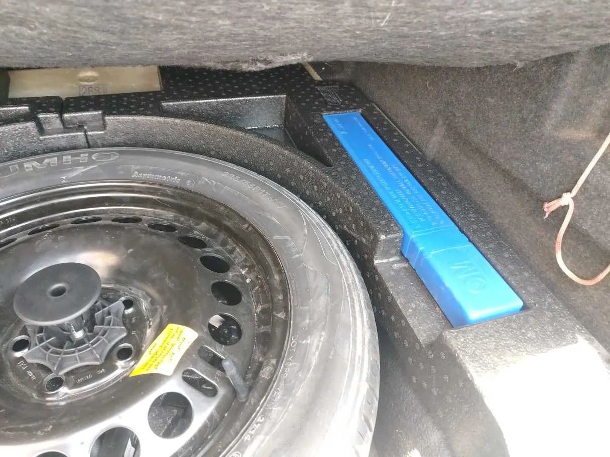 Car image 38