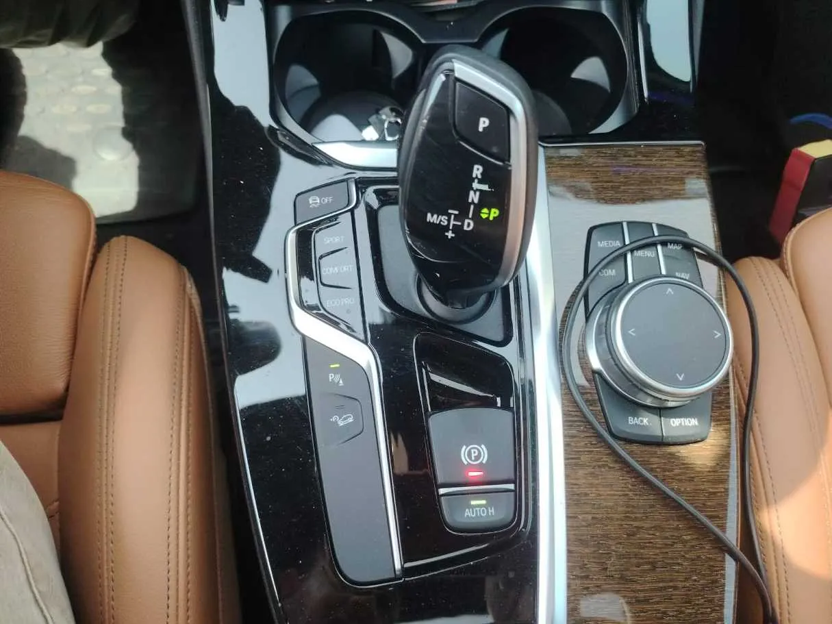 Car image 22