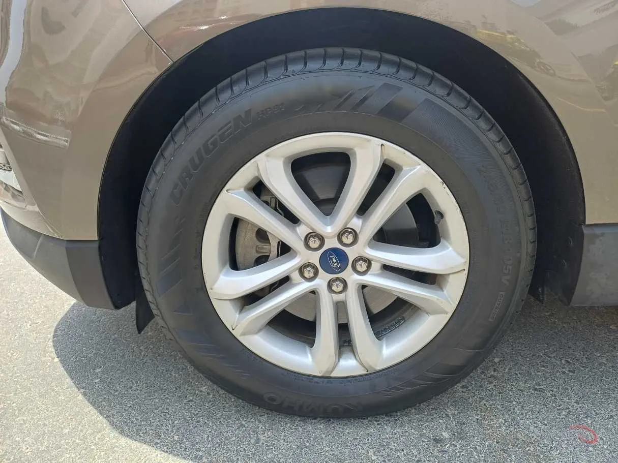 Car image 9