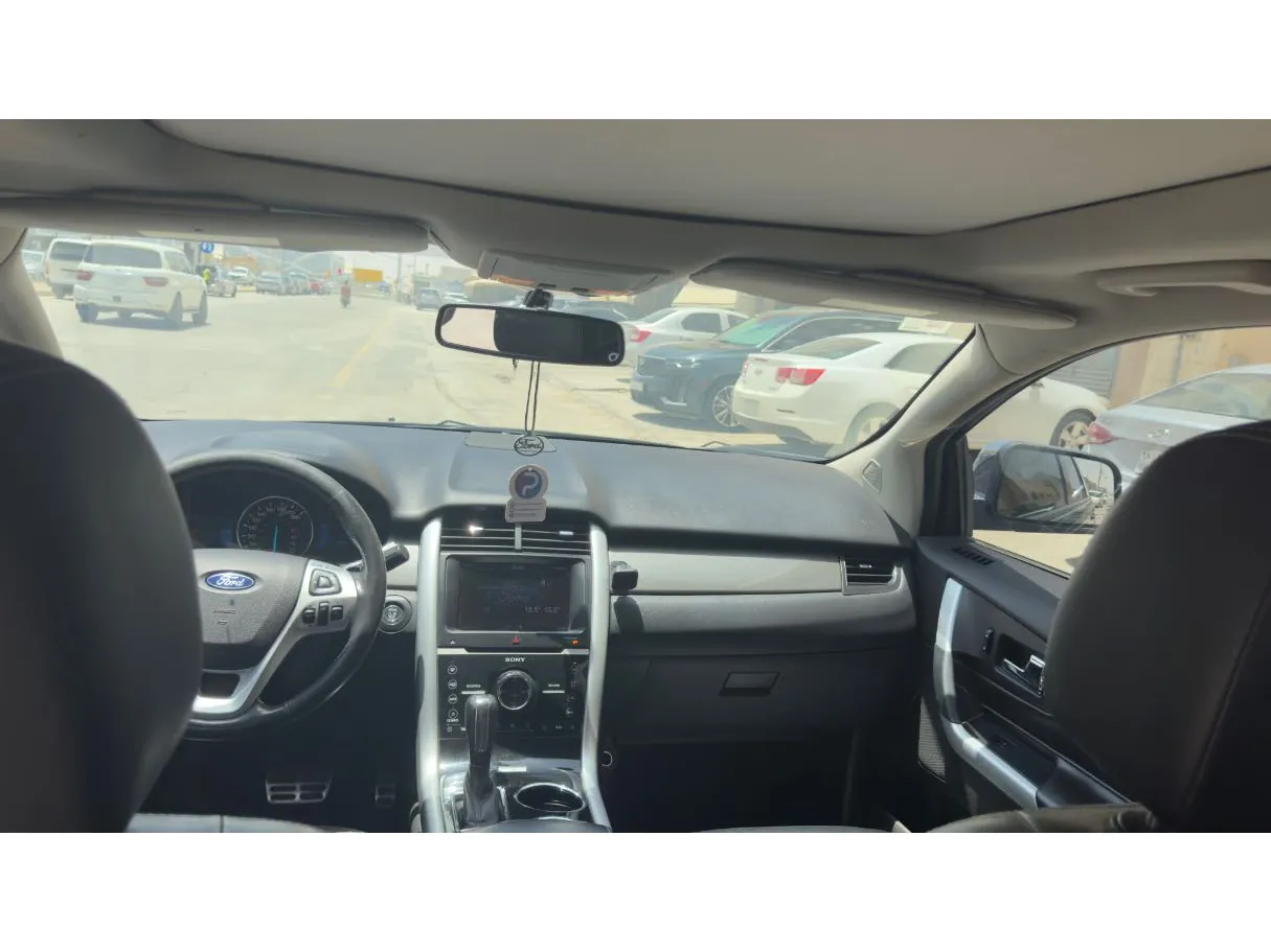 Car image 11