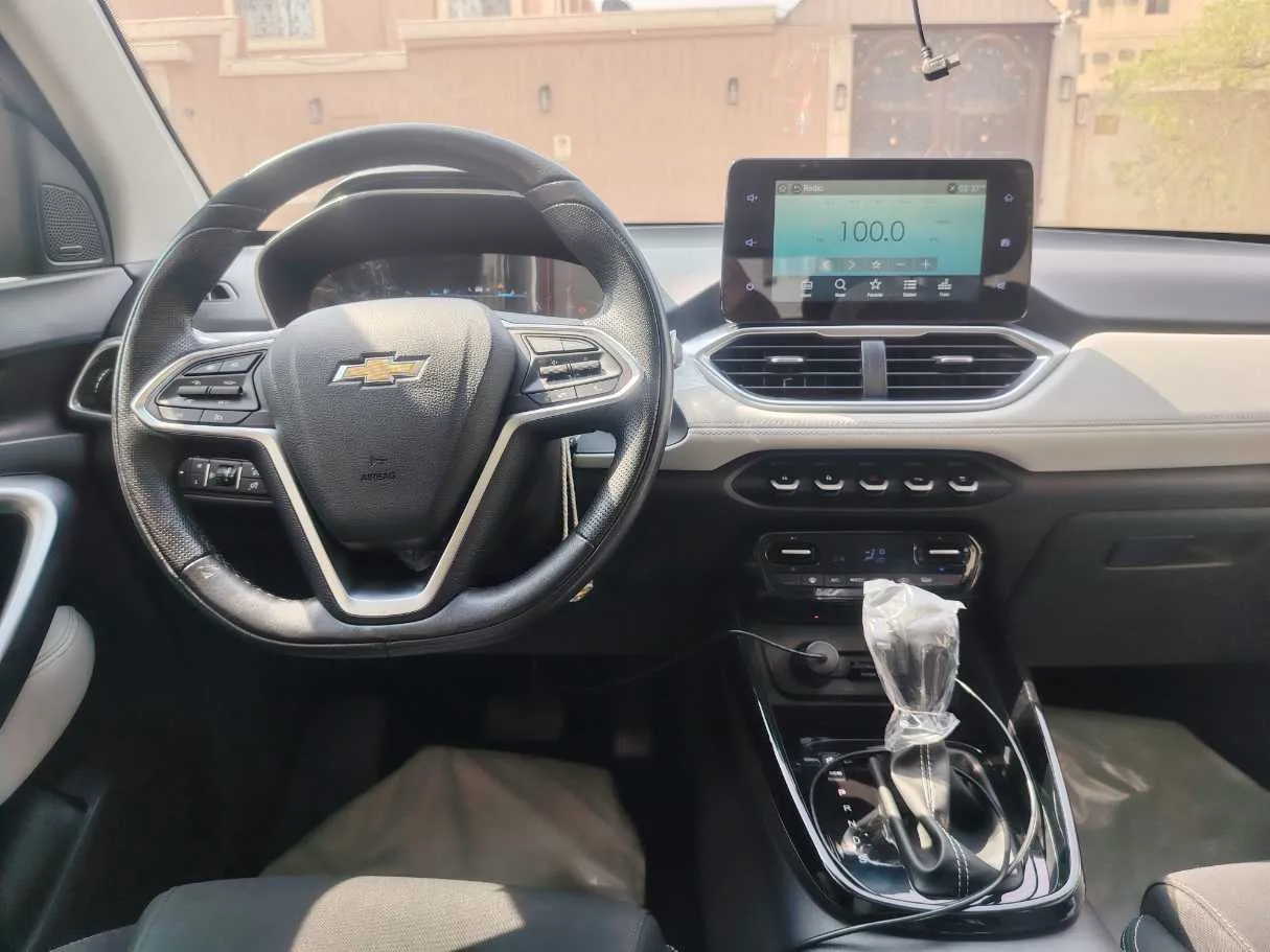Car image 19