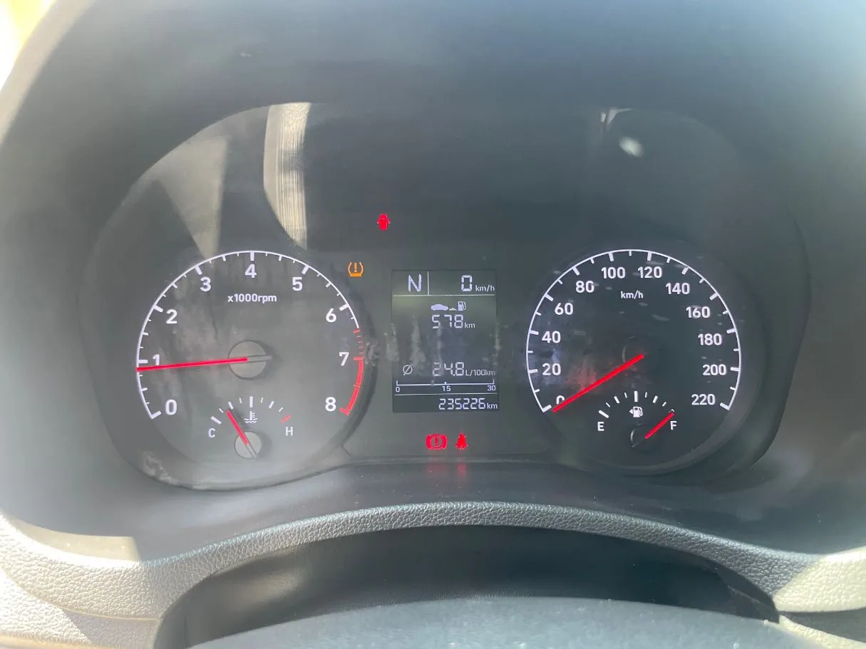 Car image 20