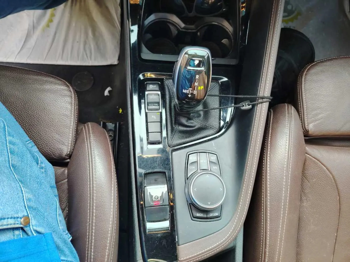 Car image 23