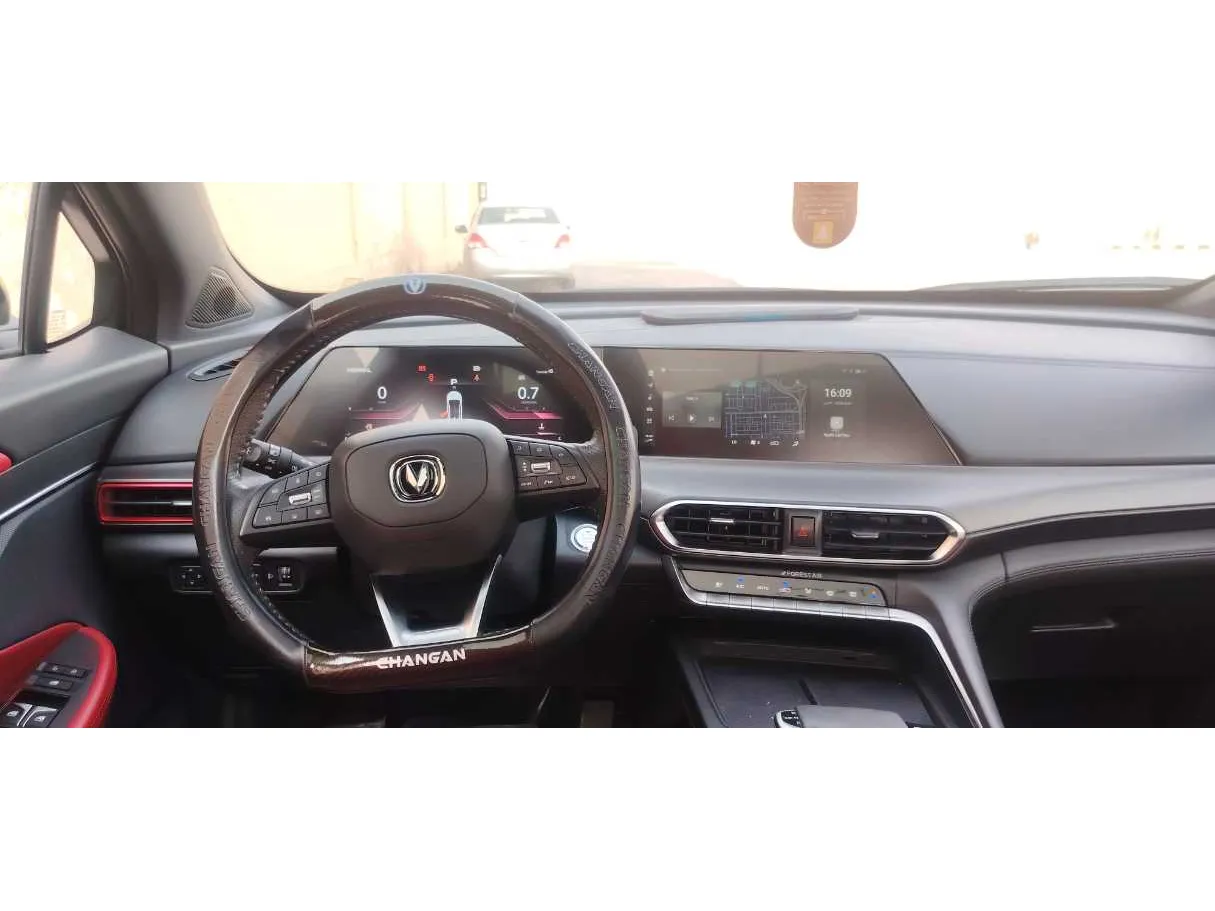 Car image 19