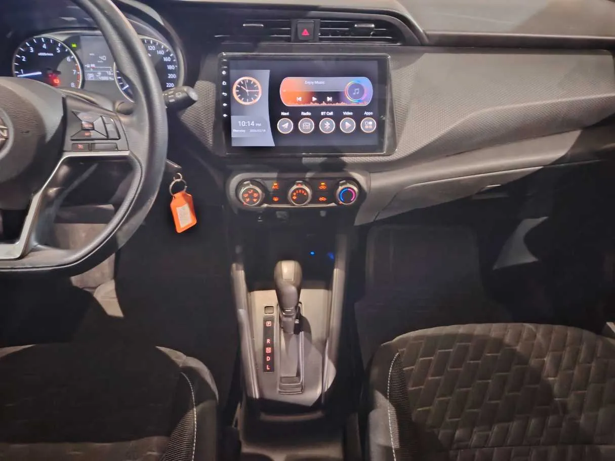 Car image 19