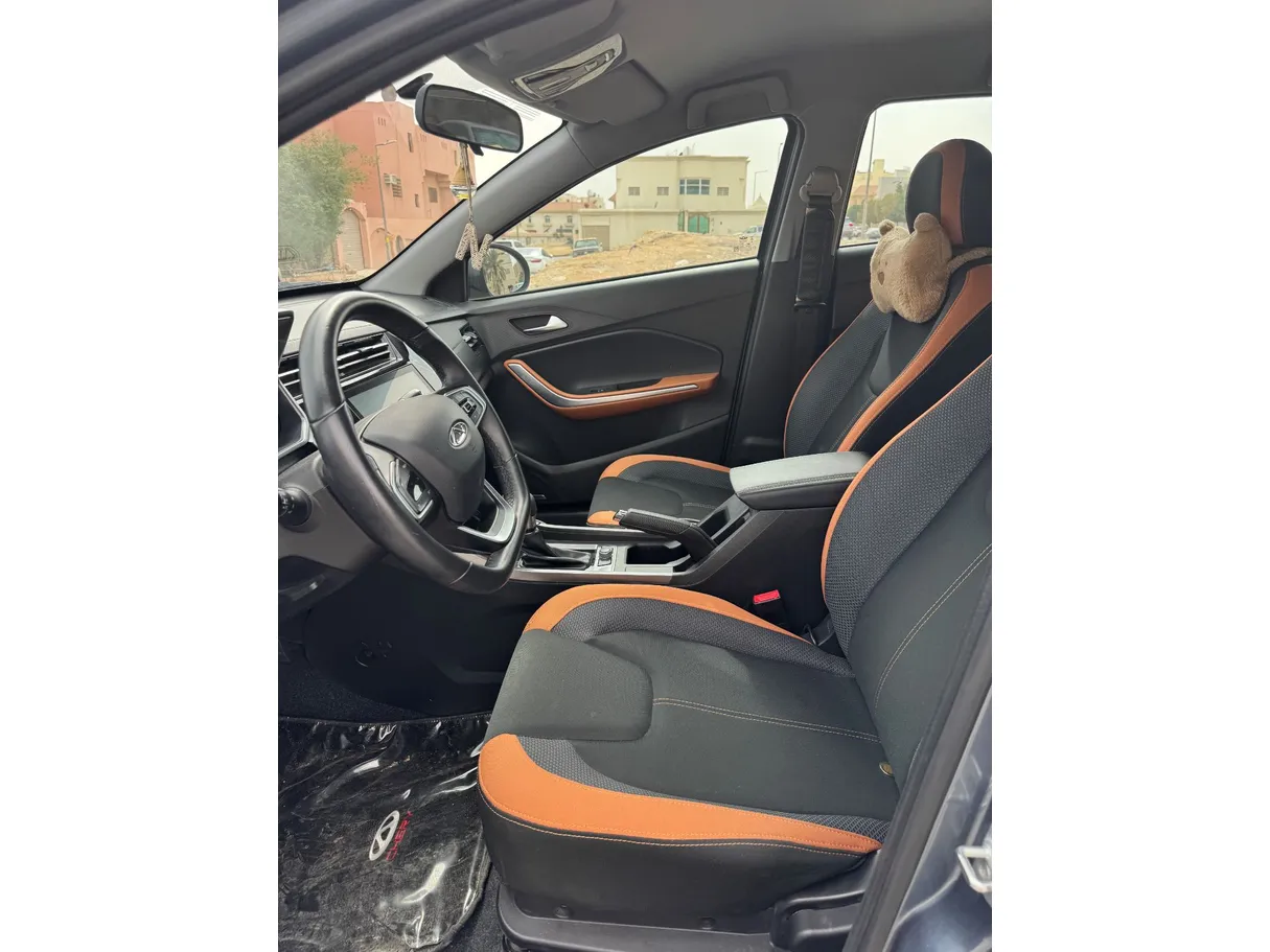 Car image 8