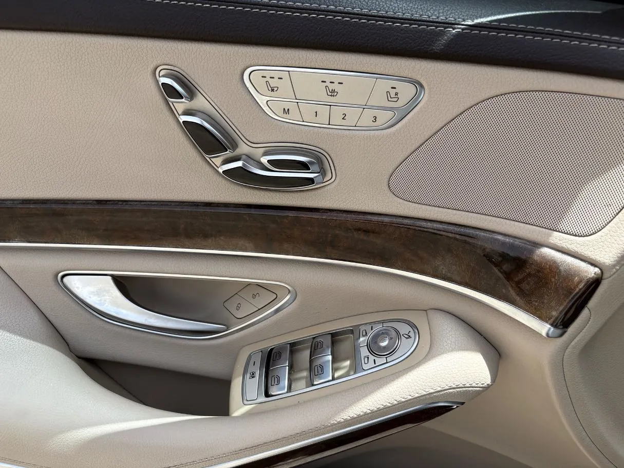Car image 26