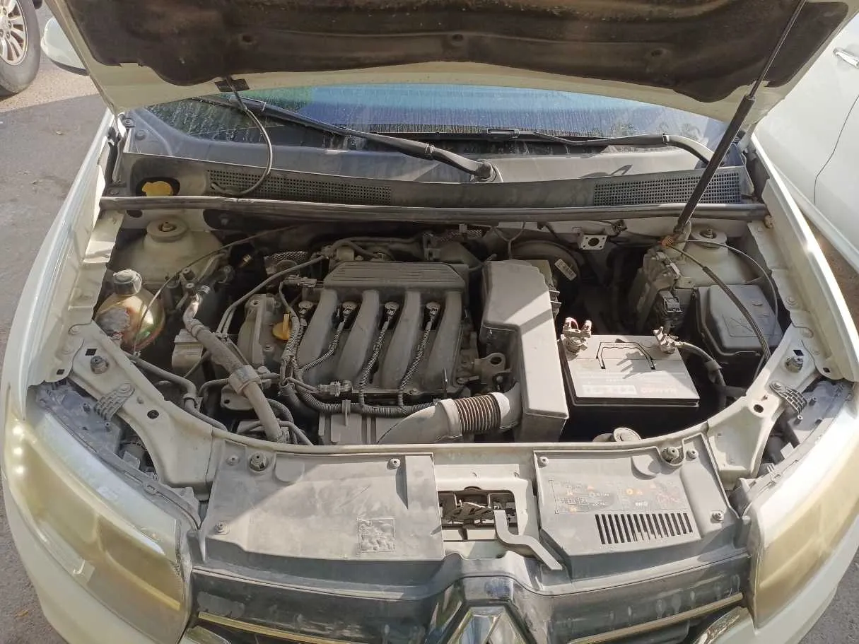 Car image 19