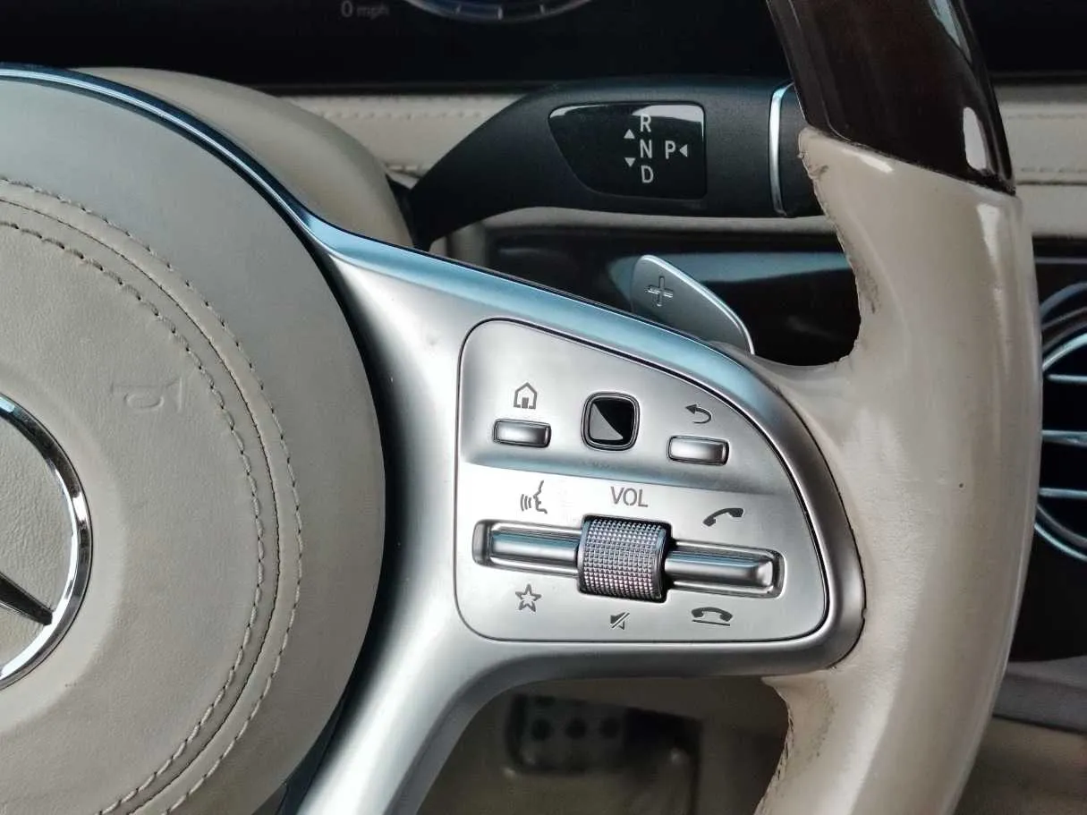 Car image 26