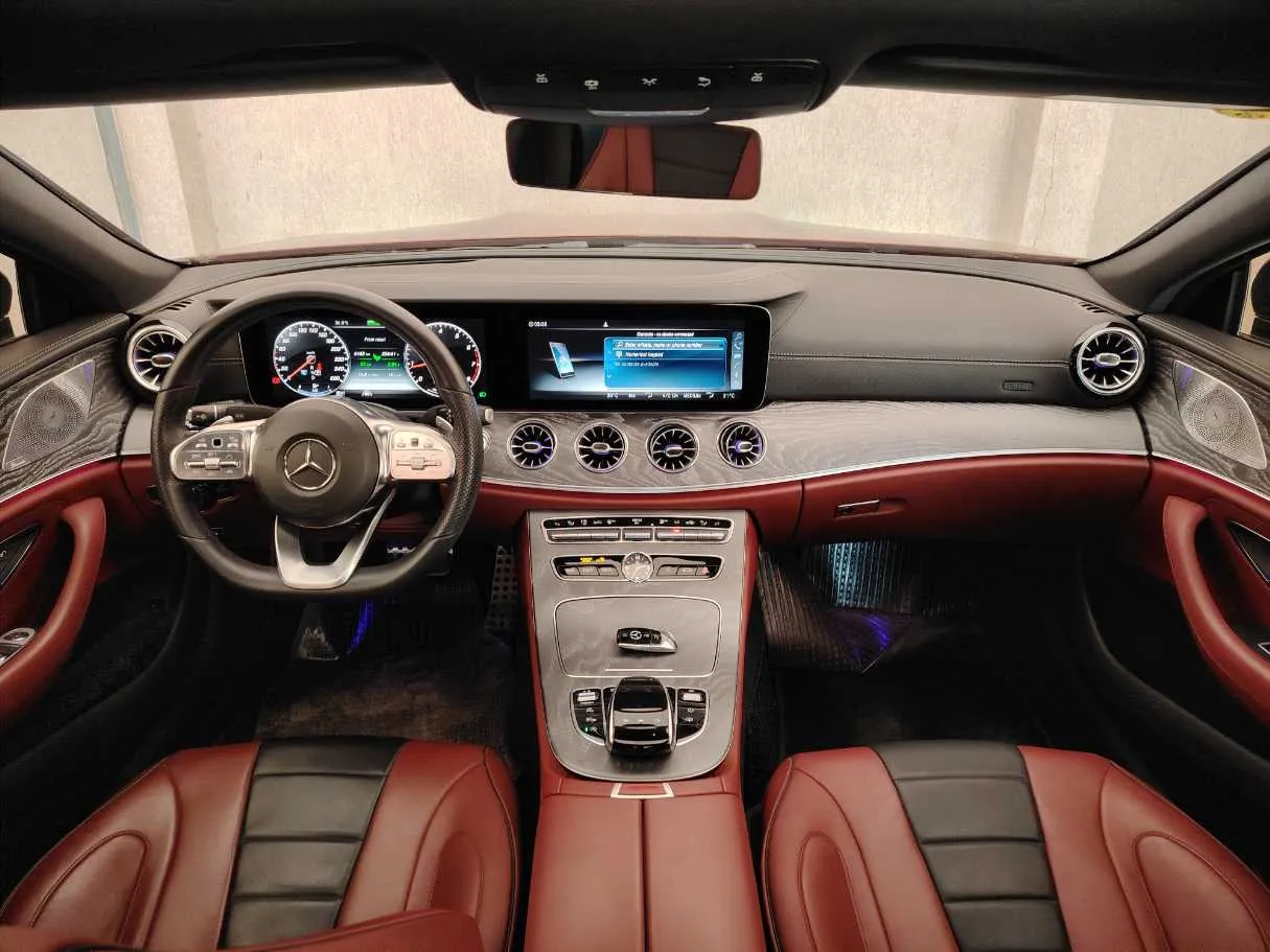 Car image 19