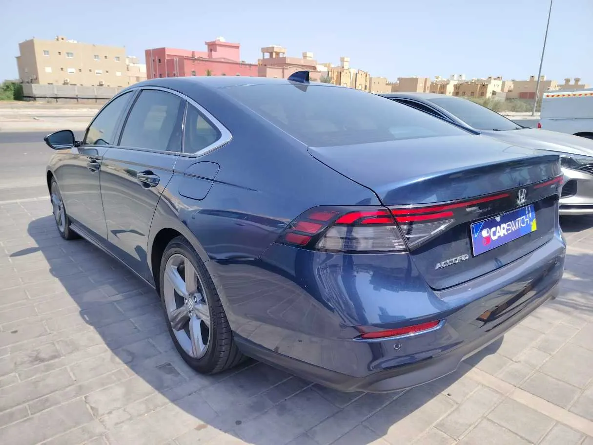 Car image 7