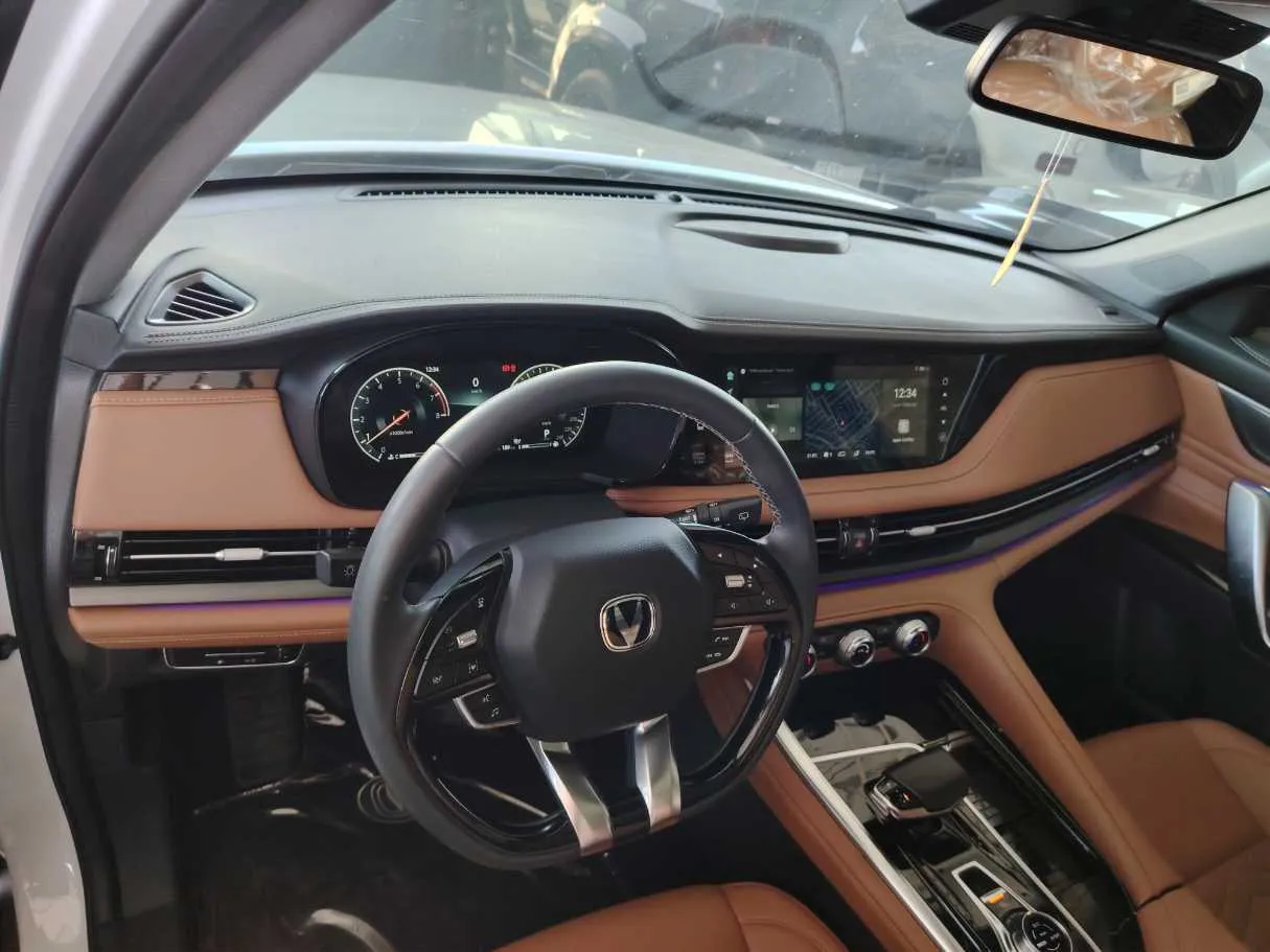 Car image 16