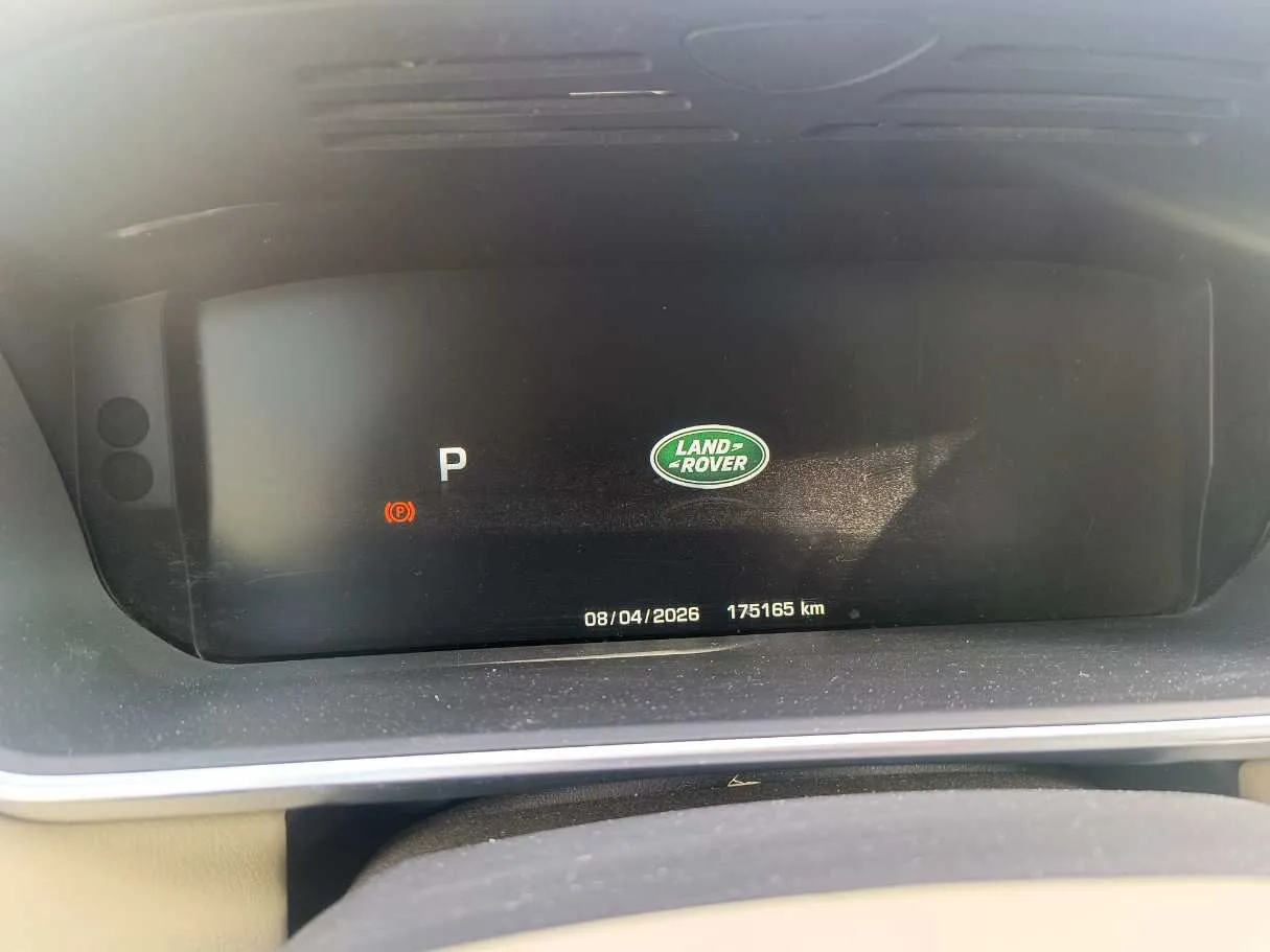 Car image 27