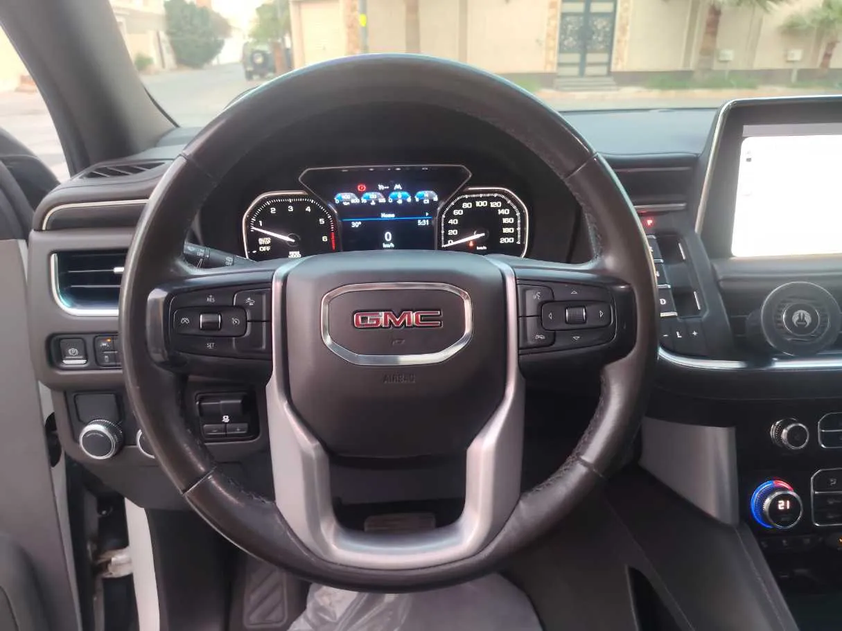 Car image 26