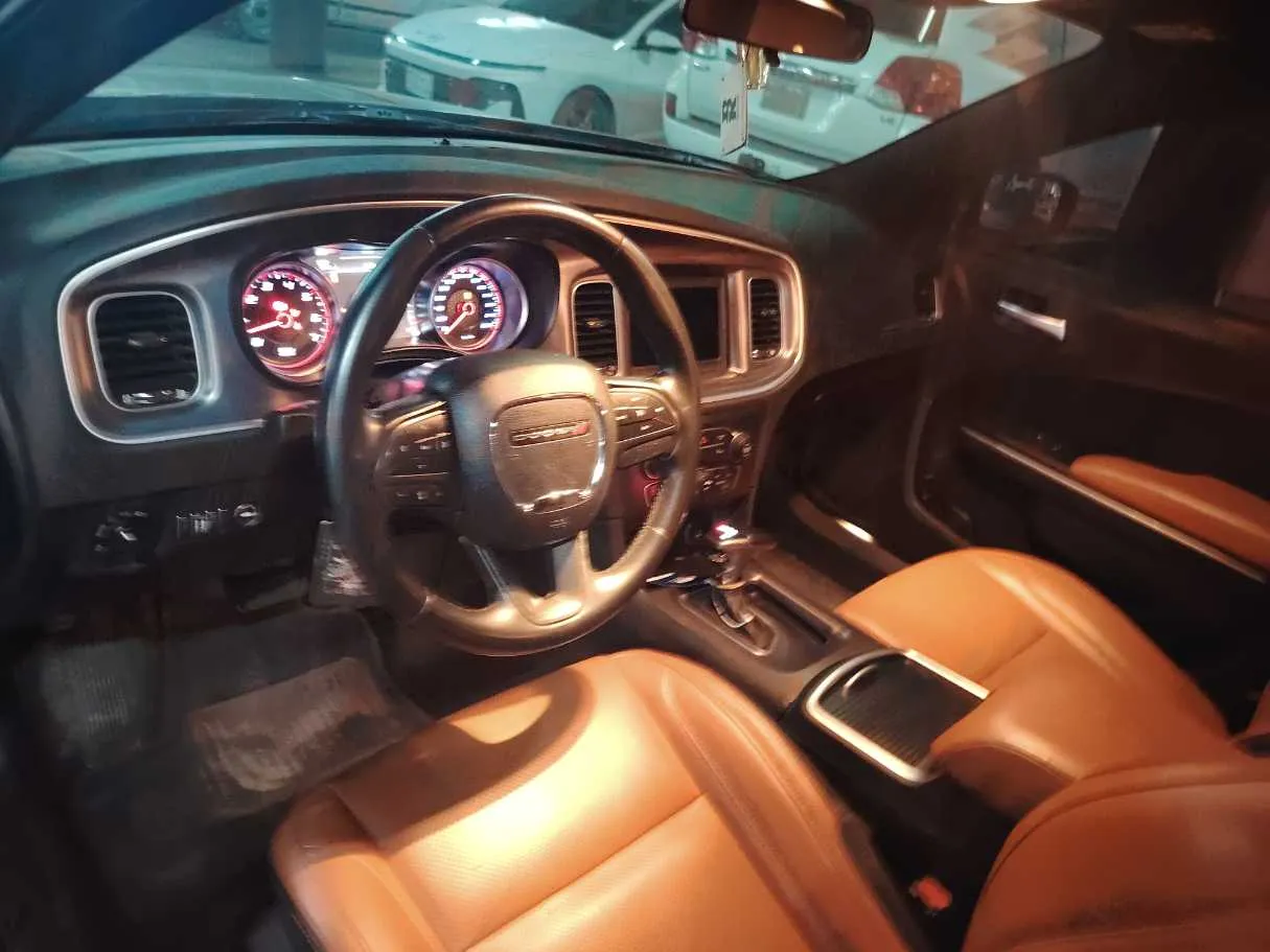 Car image 13