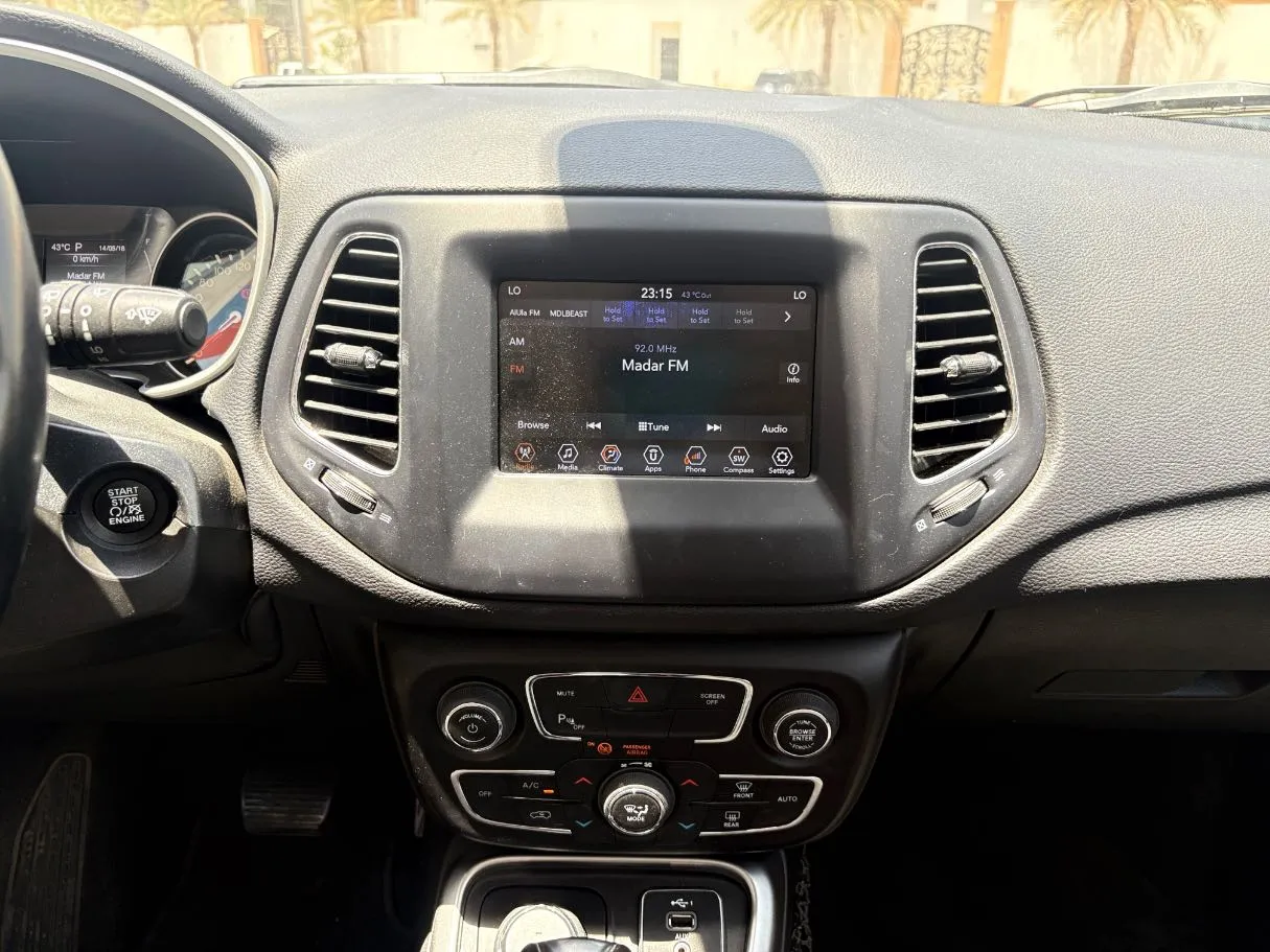 Car image 23