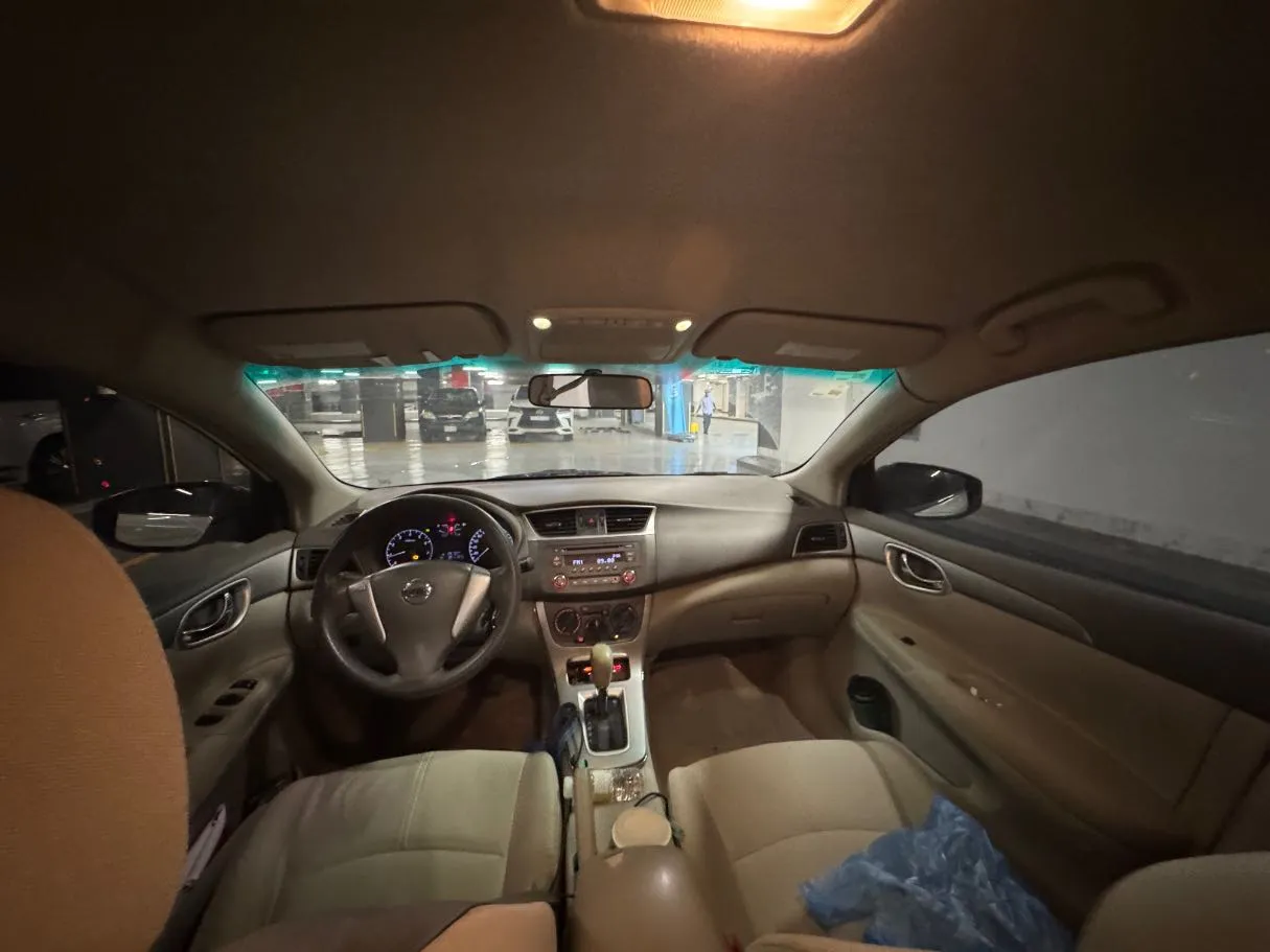 Car image 14
