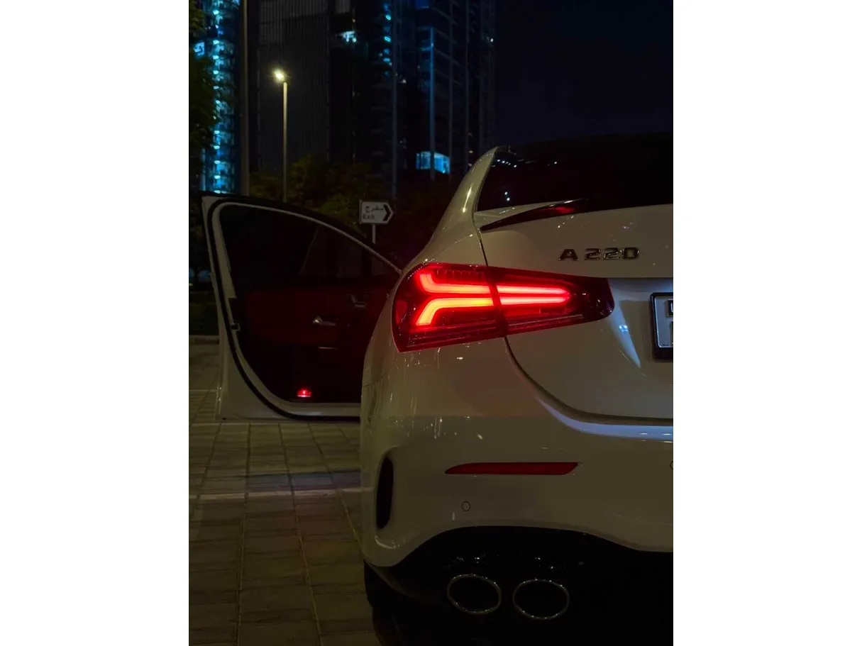 Car image 24