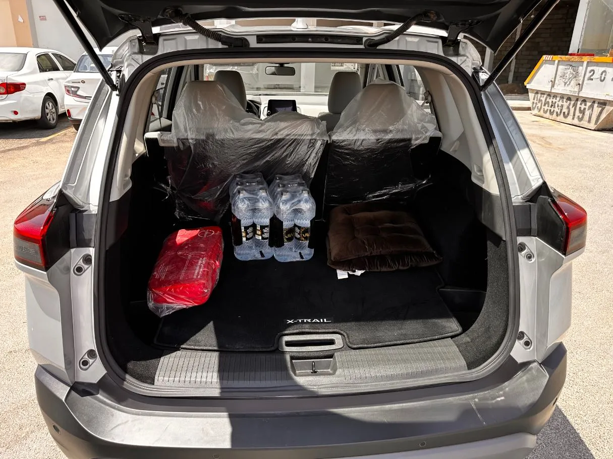 Car image 24