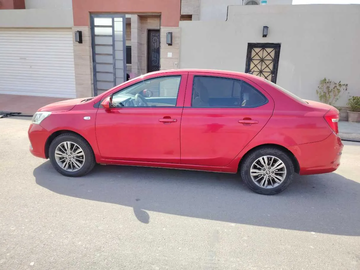 Car image 8