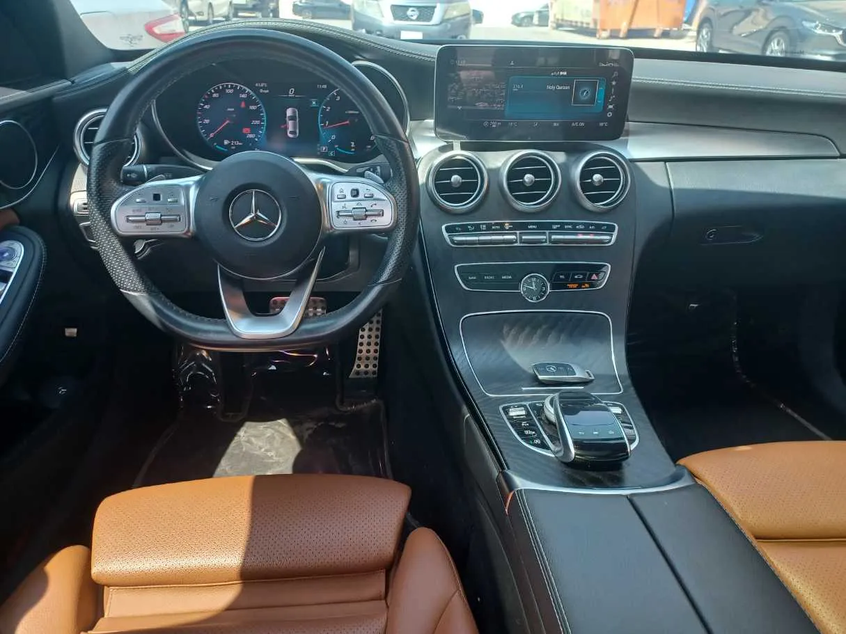 Car image 16