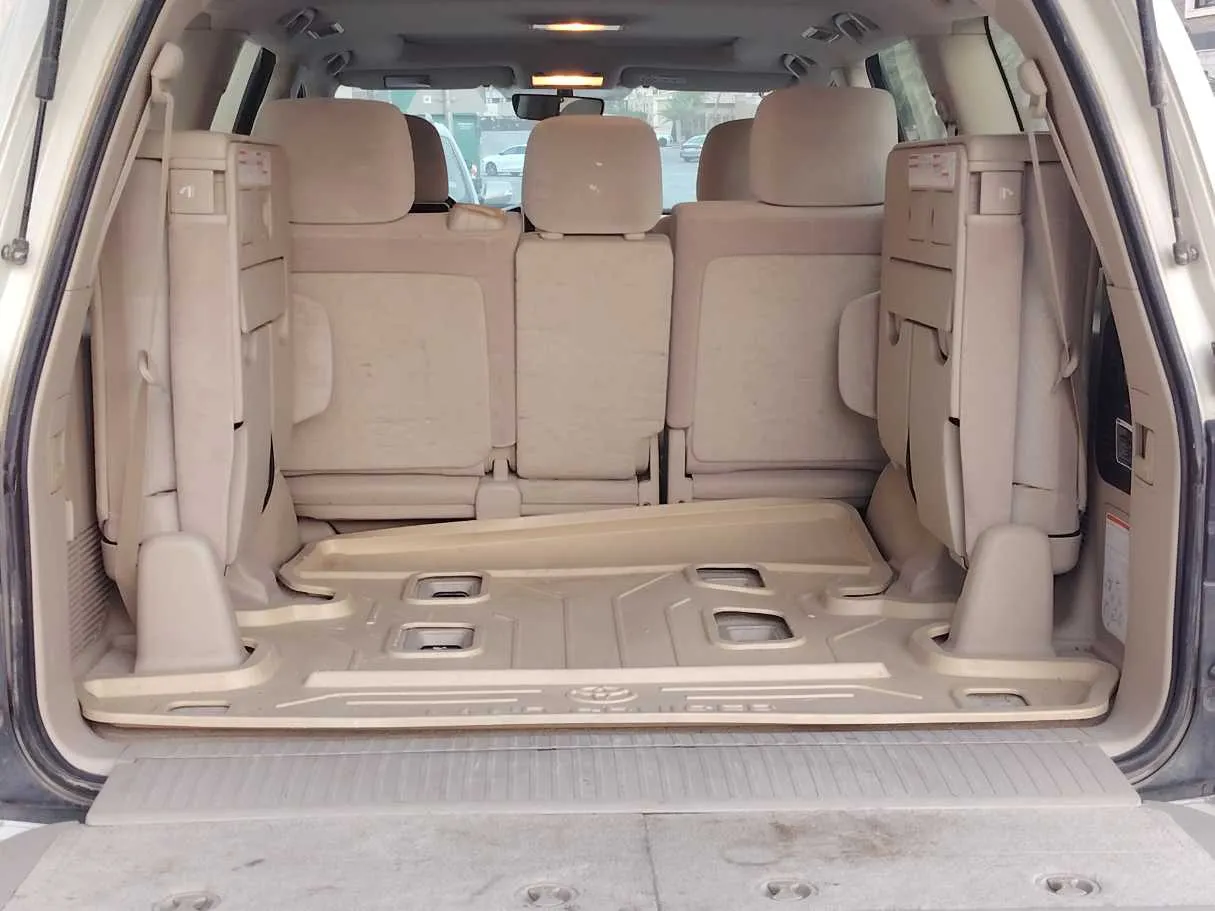 Car image 28