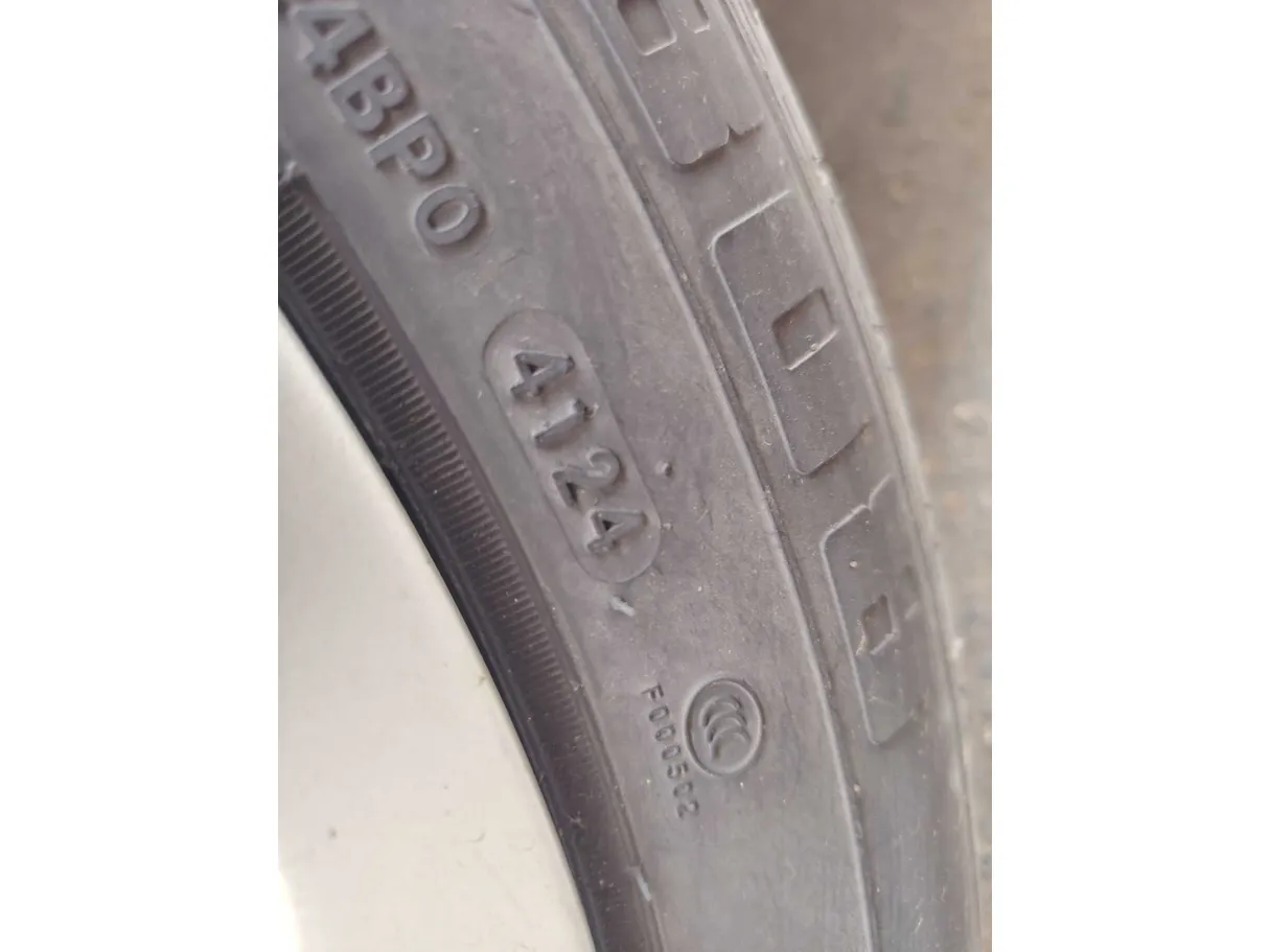 Car image 28