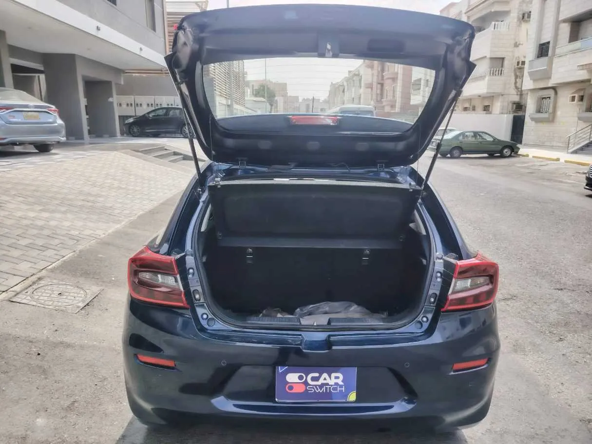 Car image 28