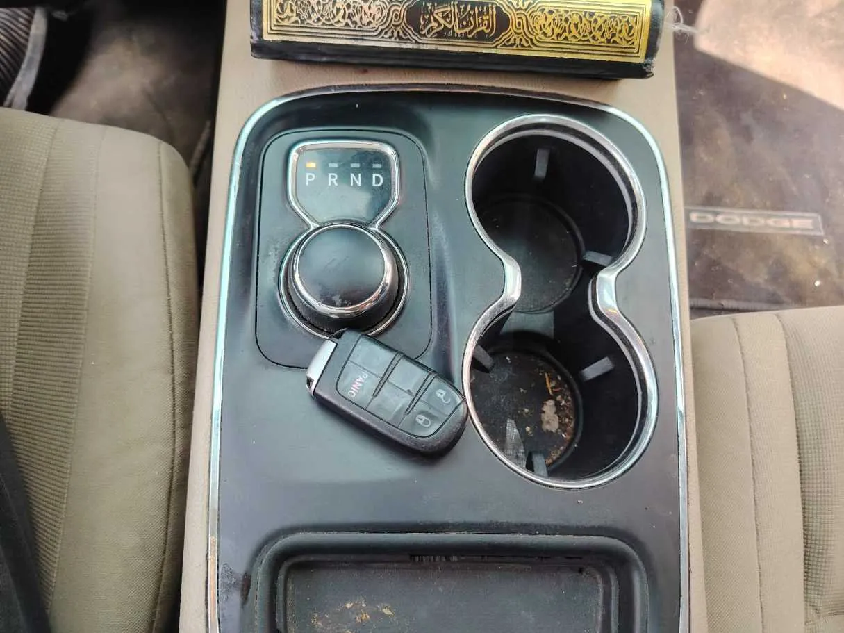 Car image 28