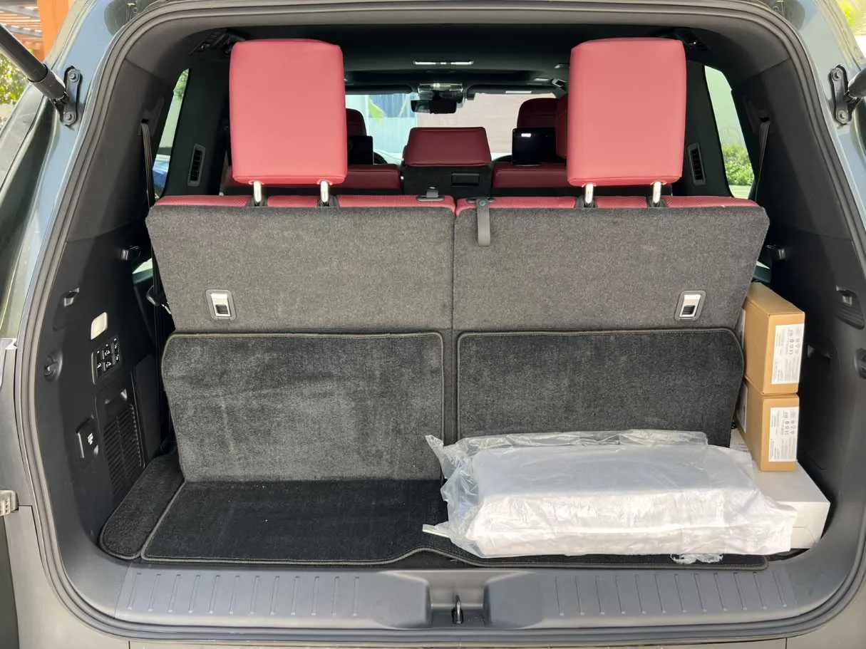 Car image 23