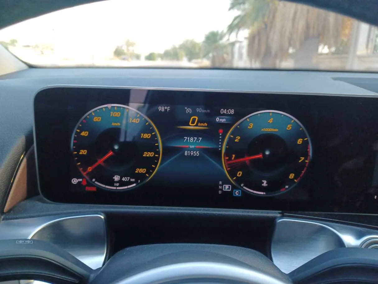 Car image 16