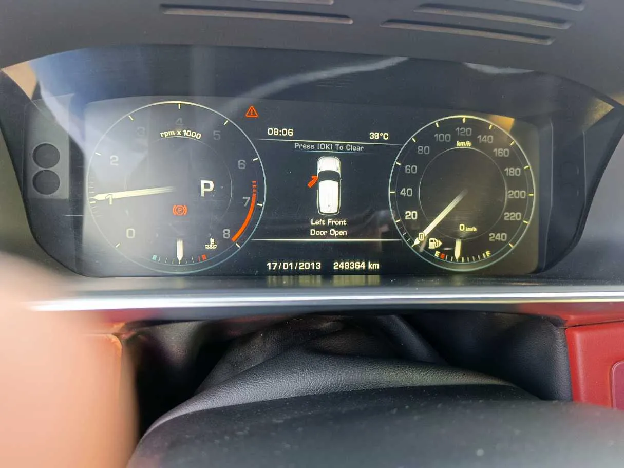 Car image 25