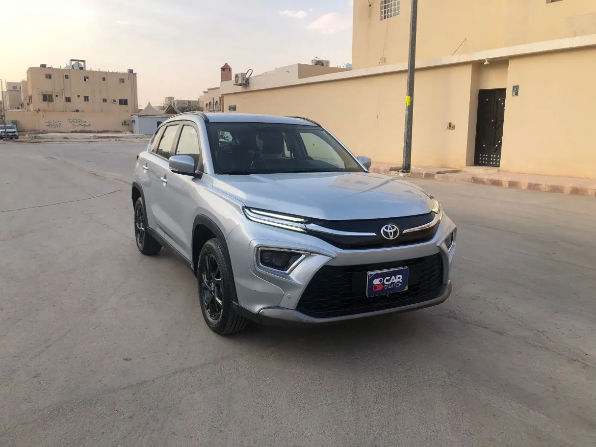 Car image 3