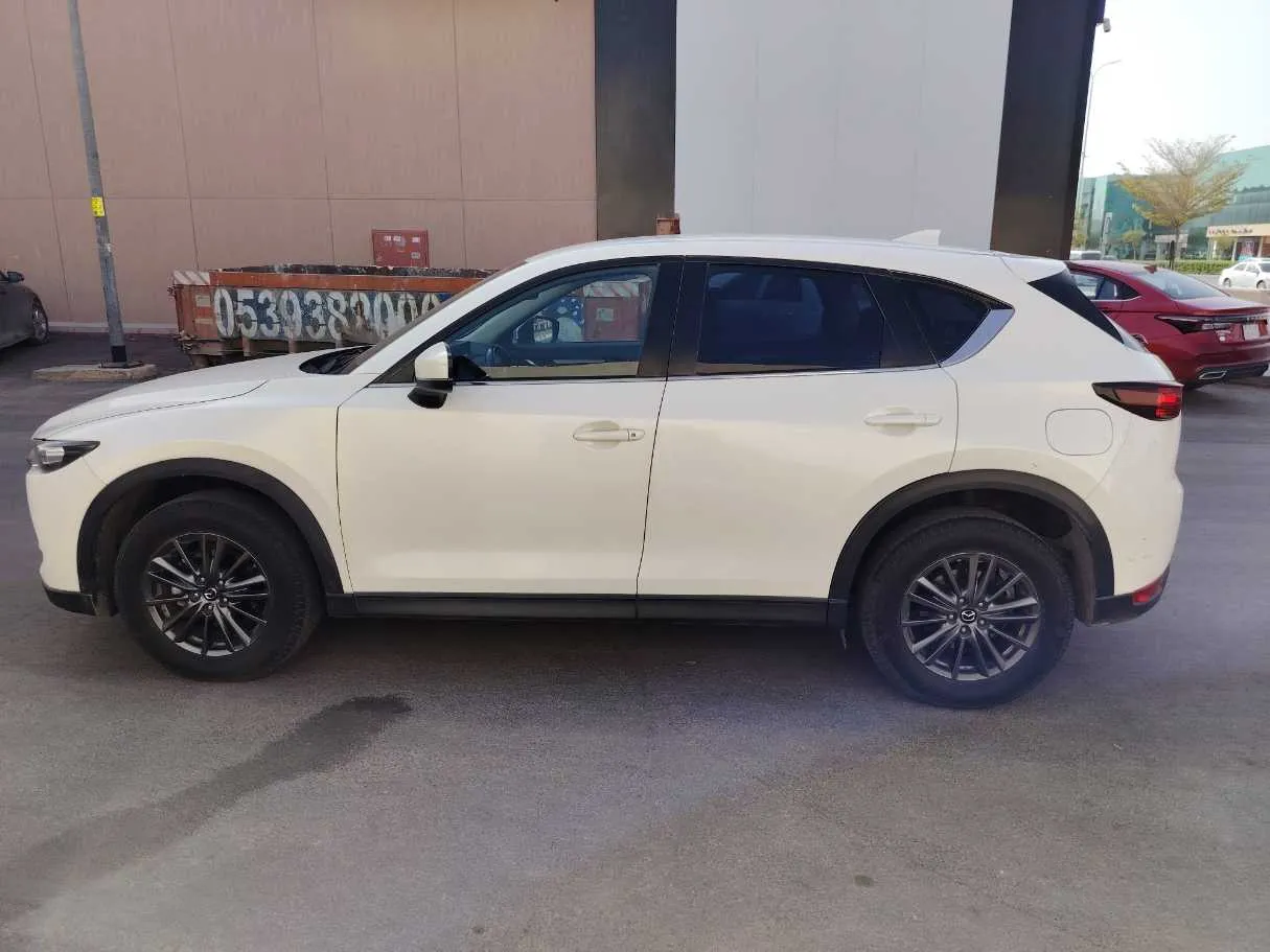 Car image 9