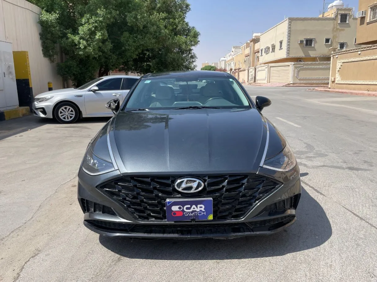 Car image 2