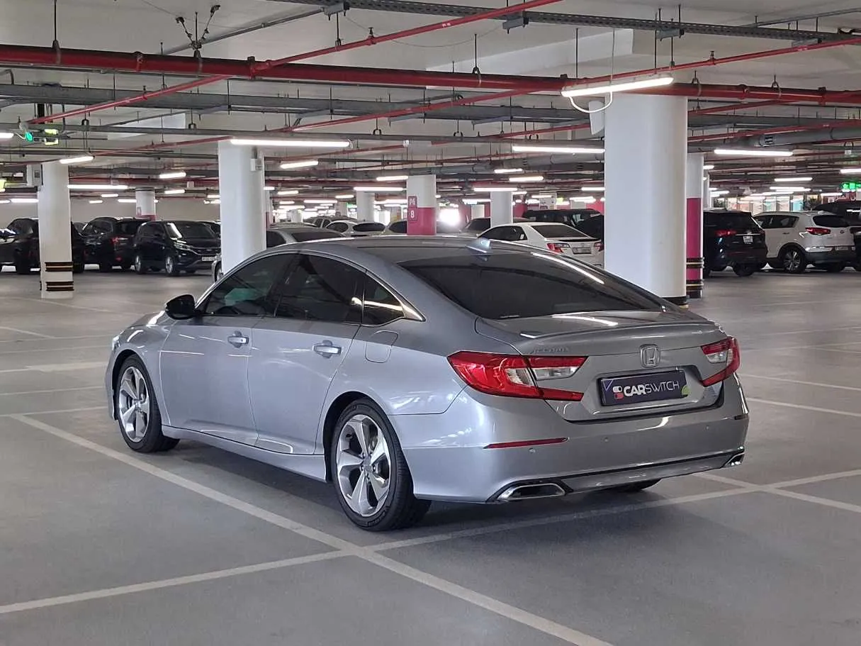 Car image 7