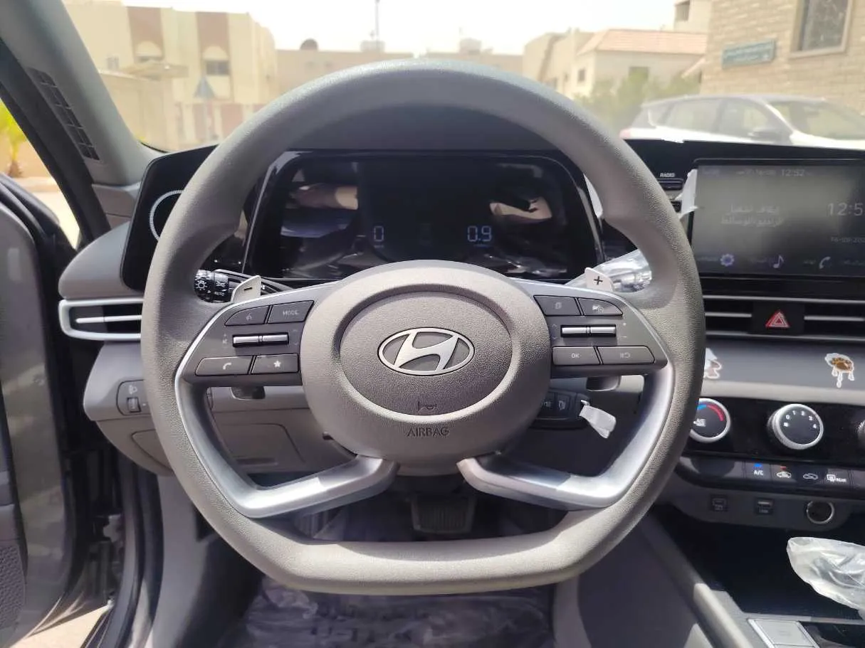 Car image 22