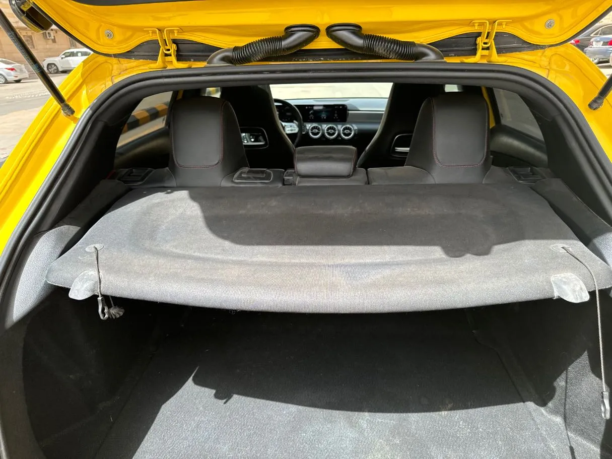 Car image 24