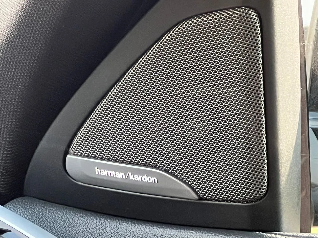 Car image 26